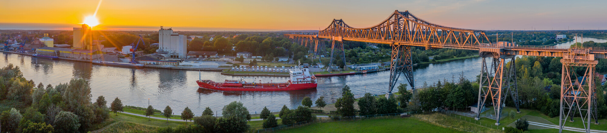 Aerial view on Rendsburg railway bridge, with ship at sunset, Schleswig-Holstein, Germany. — Photo